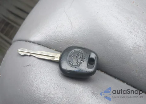 2004 Toyota Camry Xle V6 from USA, damaged, VIN 4T1BF30KX4U580913